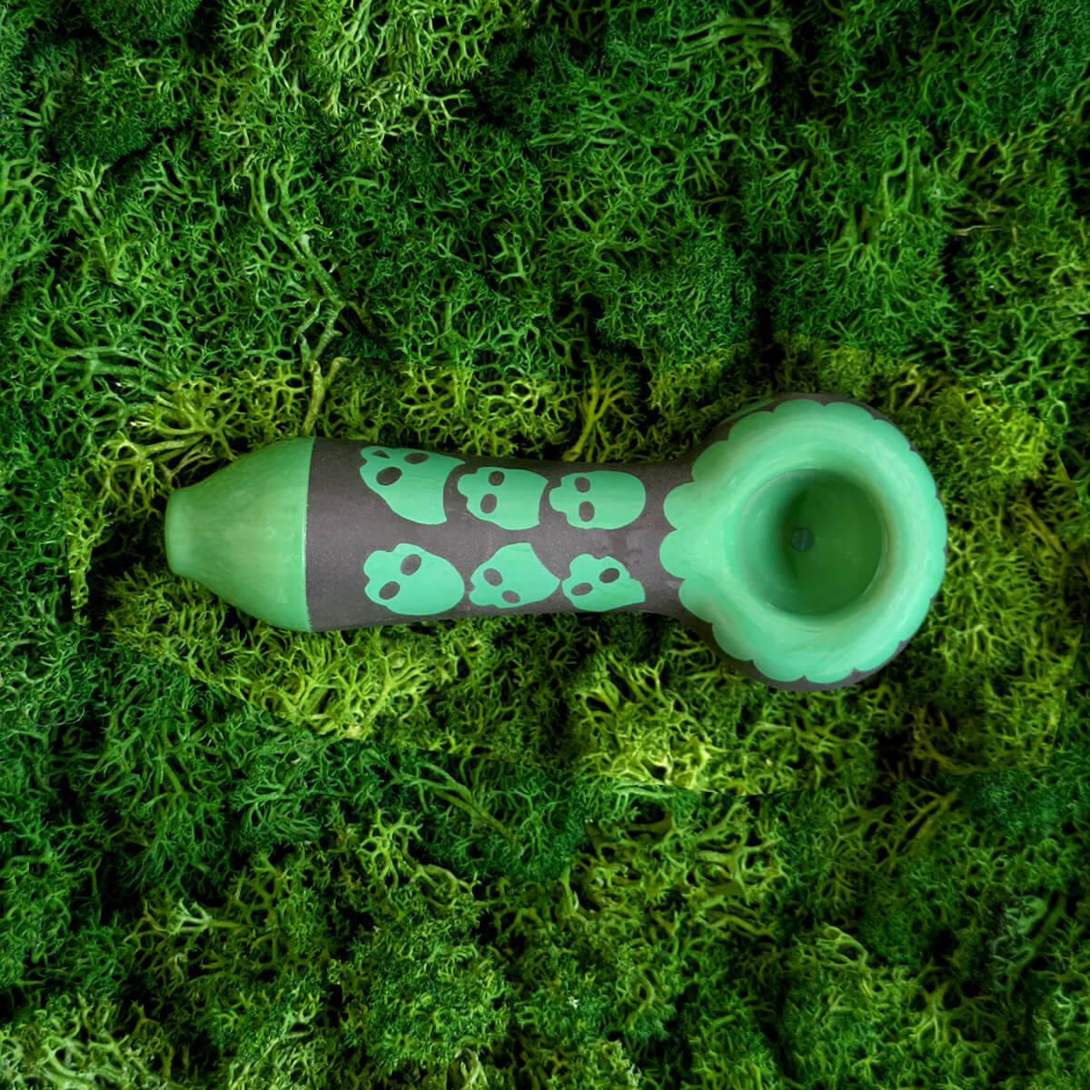 pipa in vetro verde